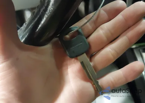 2006 Chrysler 300C from USA, damaged, VIN 2C3LK63H46H280574